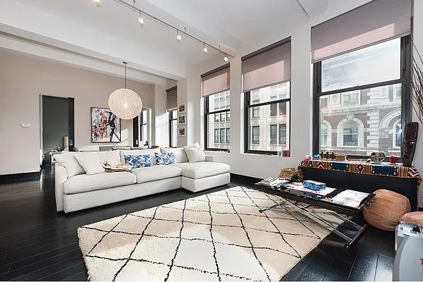 Sold by WIRE International Realty | media 1