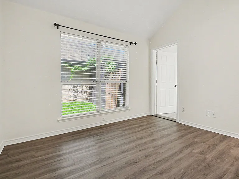 1707 Briarhollow Dr — Photo 20
