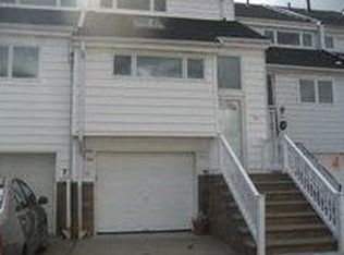 28 Regent Cir, Staten Island, NY 10312