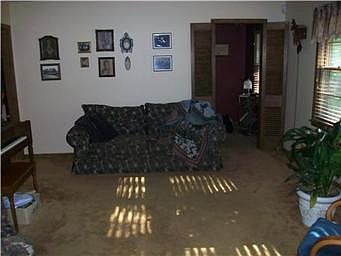 4th image of 7214 Wallace Ave