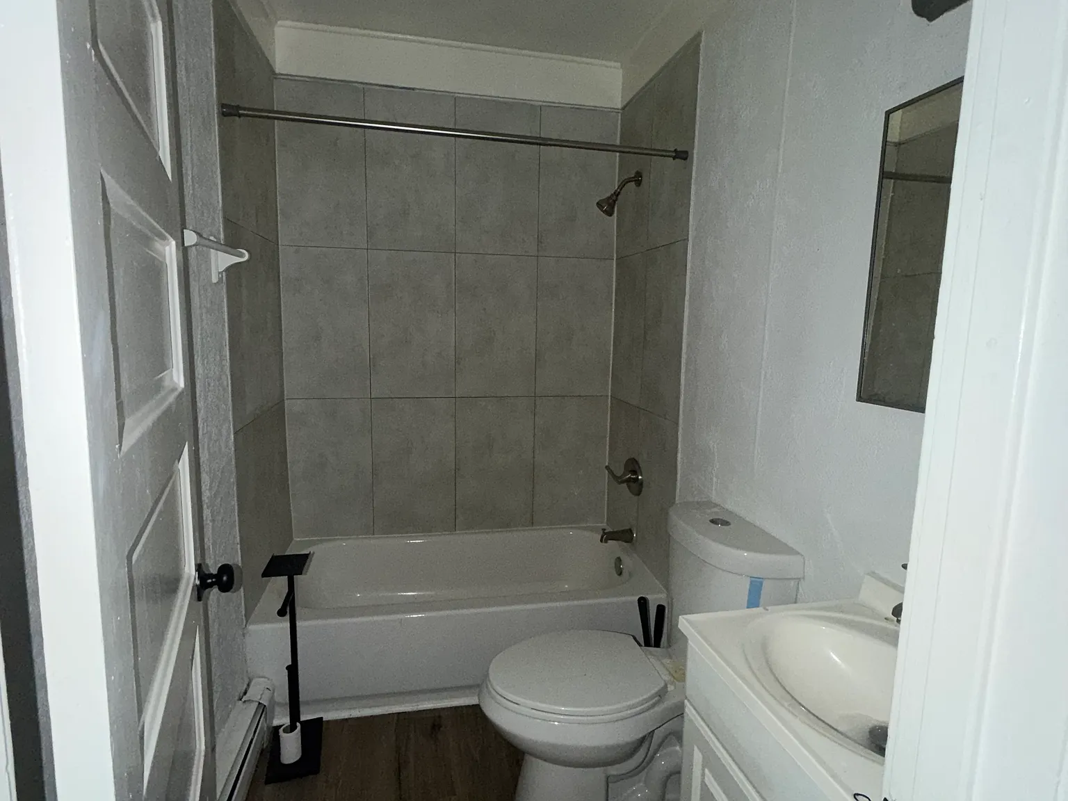 2 bed, 700 sqft, $1,000 — Photo 4