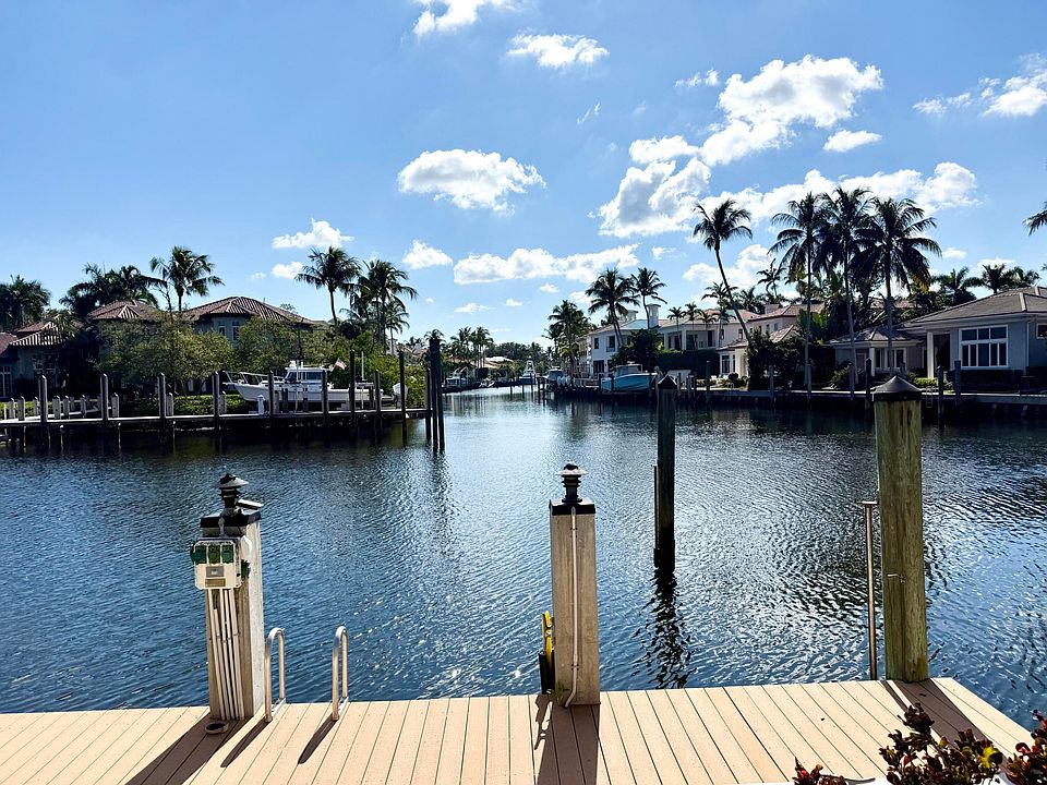 1st image of 828 Harbour Isle Place