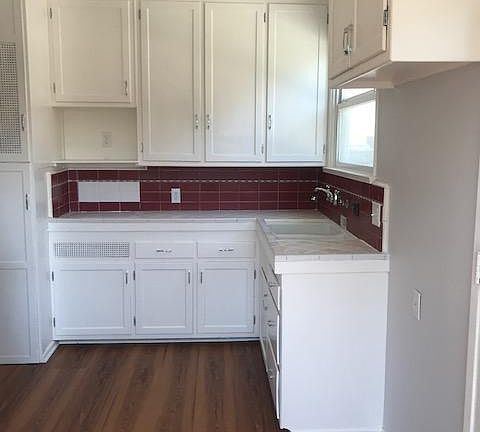 3rd image of 1005 W Clark Ave