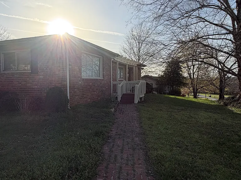 9616 Brewer Dr — Photo 4