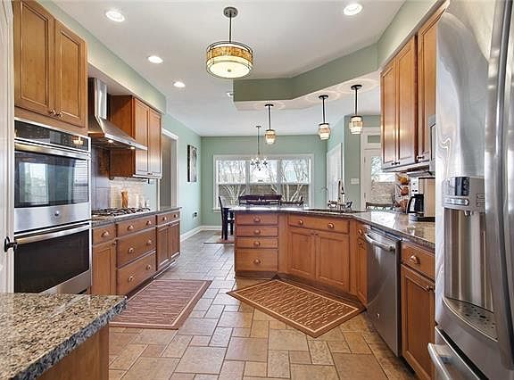 5th image of 1029 Lake Frances Dr