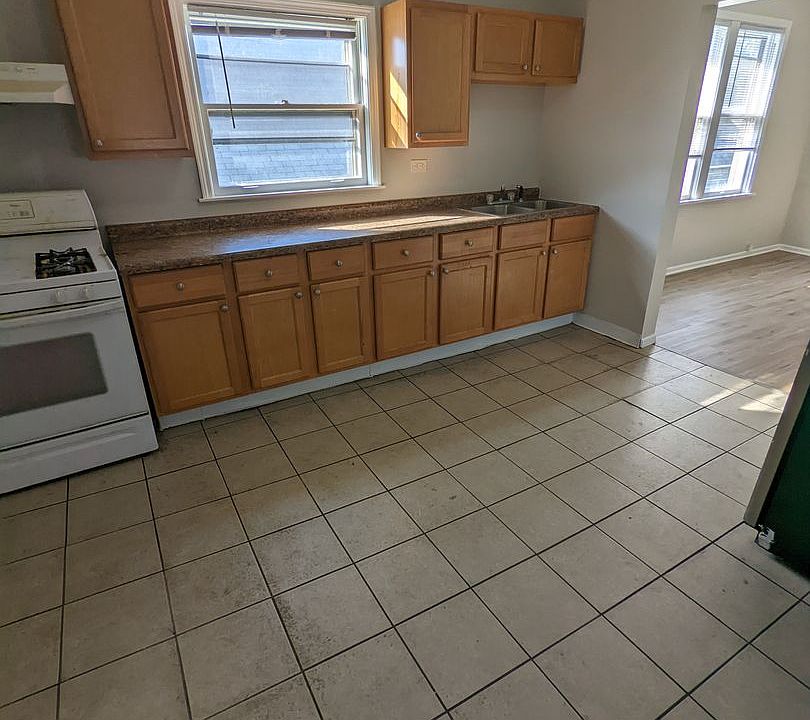1st image of 4811 White Oak Ave Floor 2