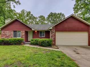 1150 W Vancouver Dr, Springfield, MO 65803