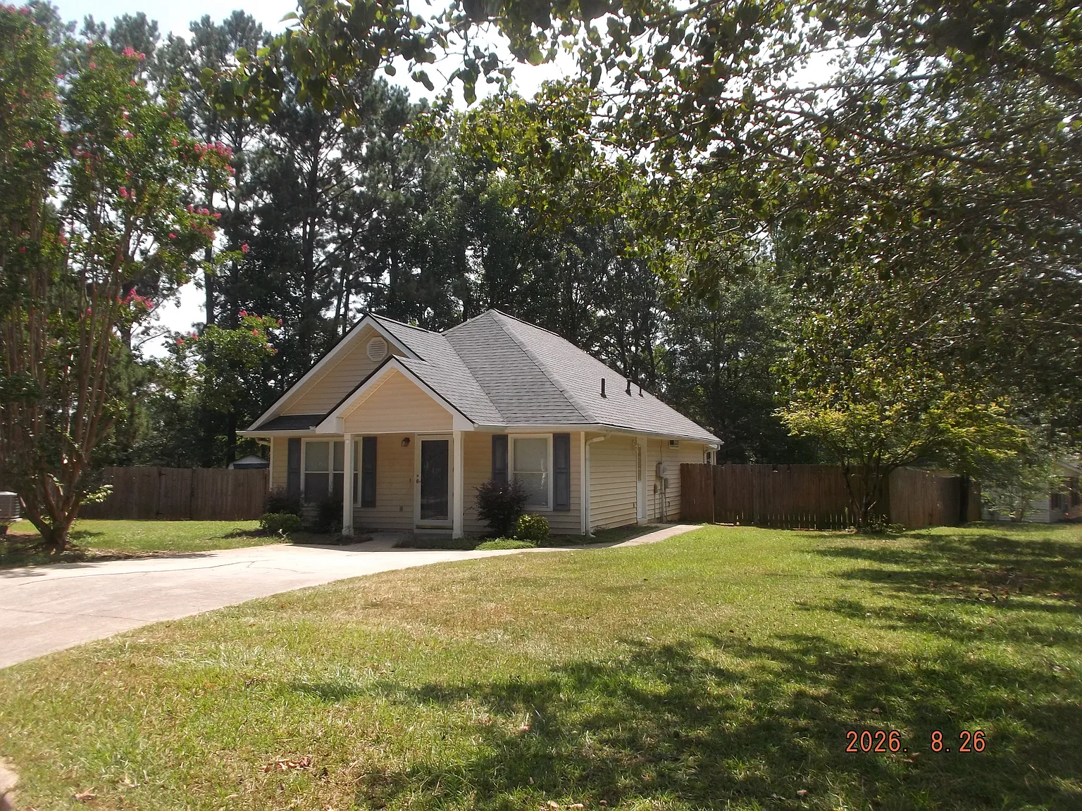 3 bed, 1092 sqft, $1,790 — Photo 2