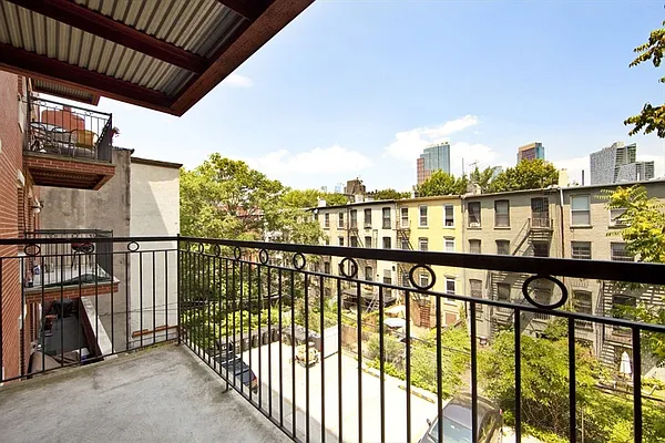 Rented by Highline Residential | media 121