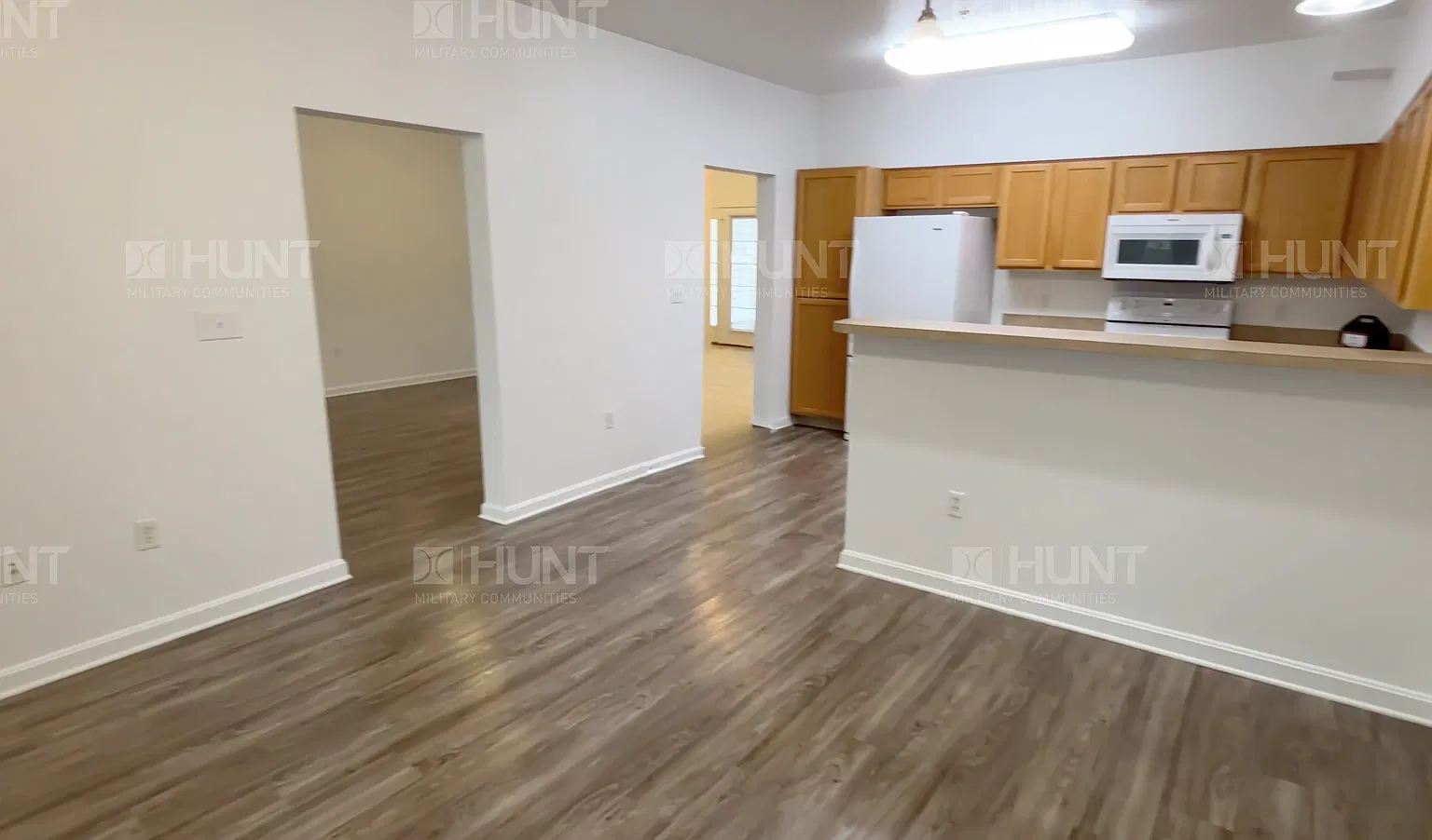 3 bed, 2.5 bath, 1900 sqft, $4,770 — Photo 4