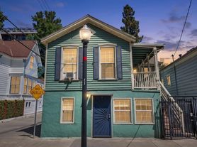 517 13th St, Sacramento, CA