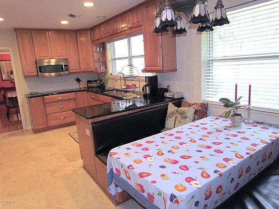 2nd image of 2925 Bridlewood Ln