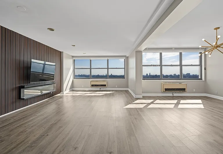 7004 John F Kennedy Blvd E #1-42C — Photo 1