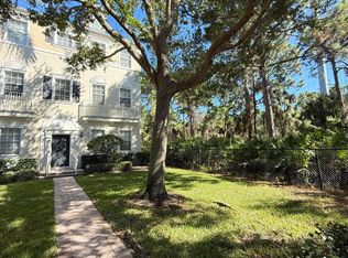 245 E Thatch Palm Cir, Jupiter, FL 33458