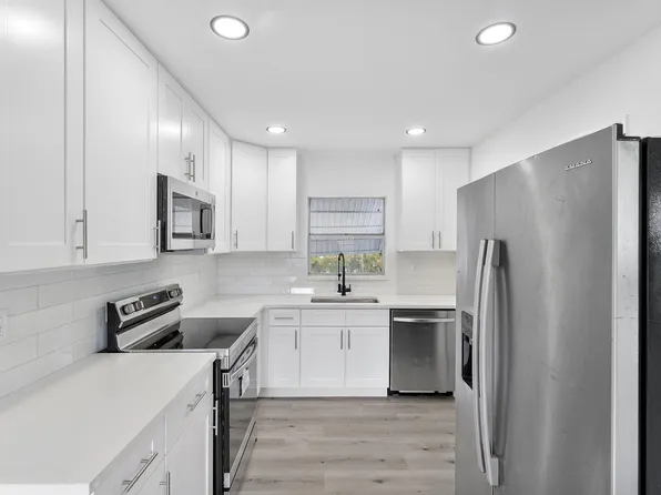 316 NW 6th Ct, Deerfield Beach, FL 33441