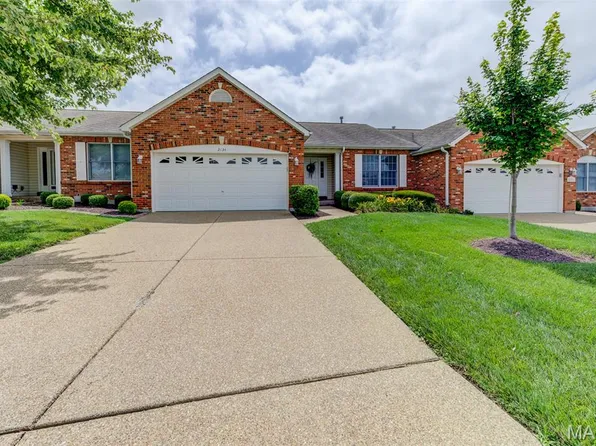 2134 Farnsworth Dr, O'Fallon, MO 63368