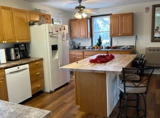 31 Larkin Pond Rd N, South Kingstown, RI 02892