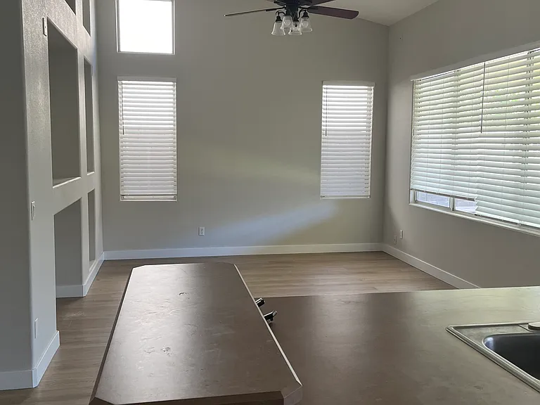 1383 W Spruce Dr — Photo 16