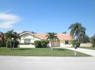 5701 Surrey Cir W, Davie, FL 33331