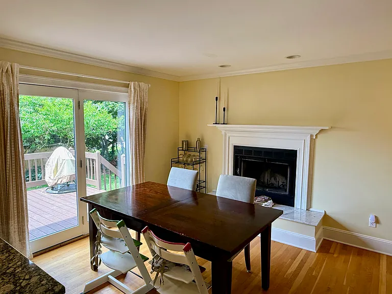 211 Hunyadi Ave — Photo 27