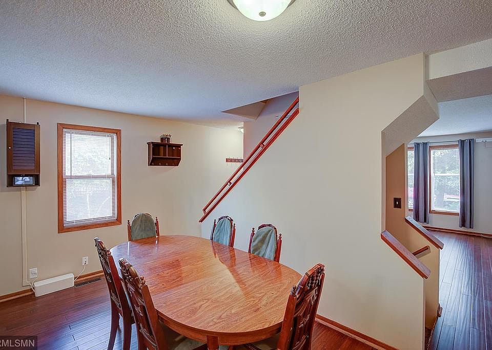 1st image of 915 E 18th St #8