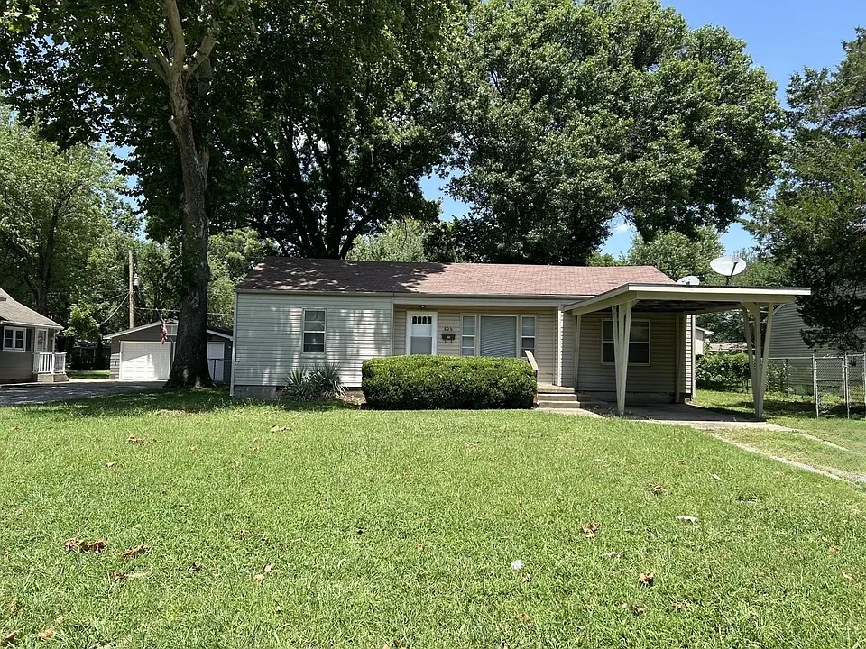 806 W Kansas St