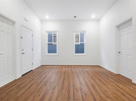 5th image of 33 Stagg St APT 3
