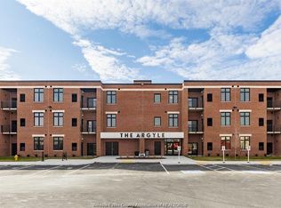 1370 Argyle Rd #301, Windsor, ON N8Y3K7