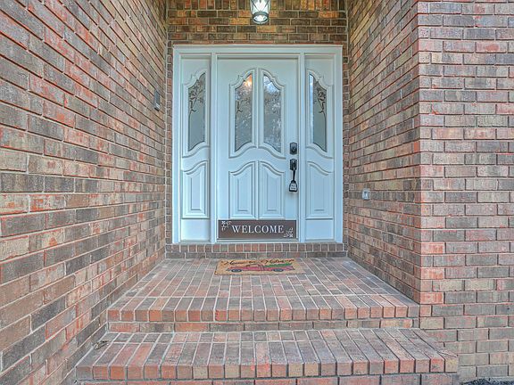4th image of 711 Bradford Pl