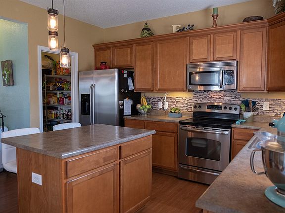 4th image of 3649 S Glasgow Cir