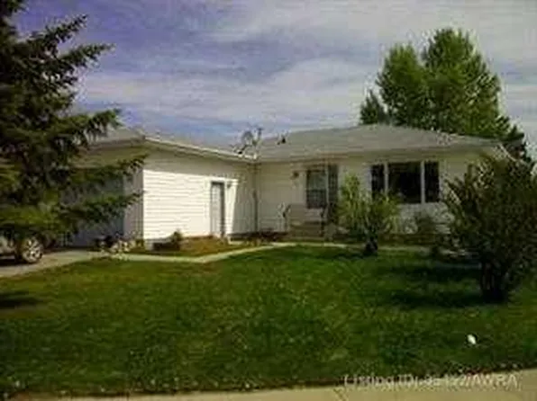 806 SE 8th Ave, Fox Creek, AB T0H 1P0