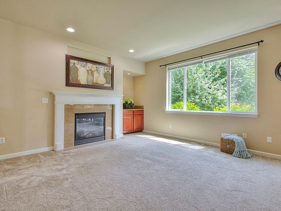 4th image of 2519 Chateau Dr