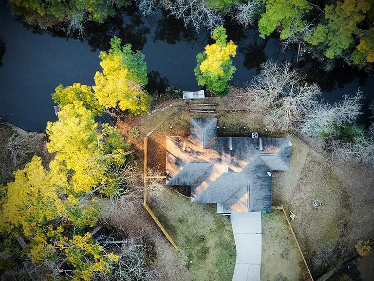 21515 Fawn Dr — Photo 2