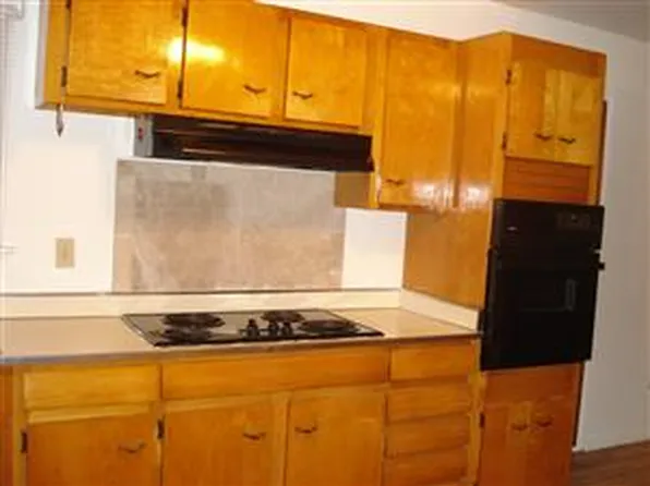 33 Salem St, Hampton, VA 23669