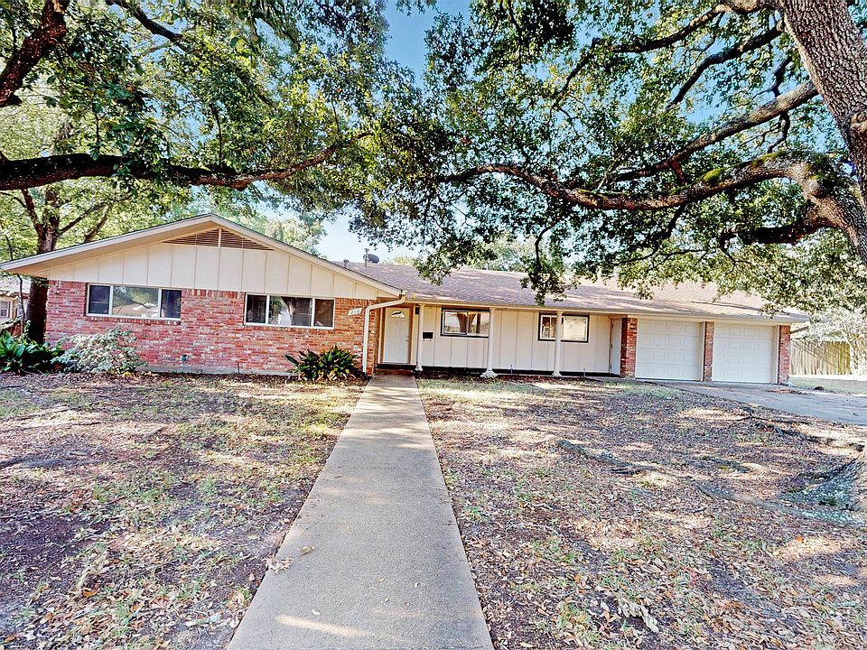 1st image of 210 Redmond Dr