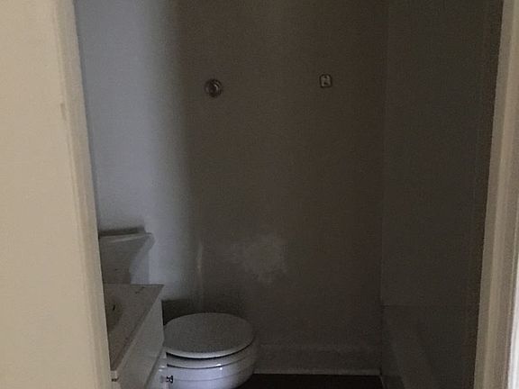 5th image of 309 Union St