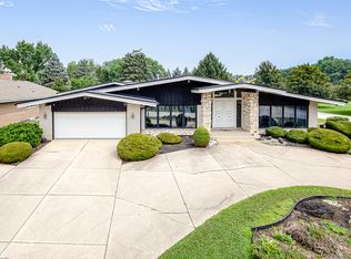 12138 S Cheyenne Dr, Palos Heights, IL 60463