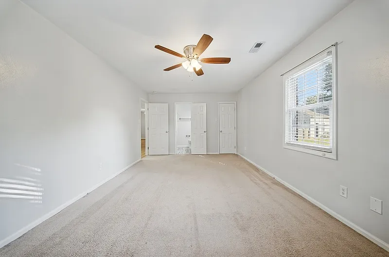 3 bed, 2.0 bath, 1212 sqft, $2,400 — Photo 3