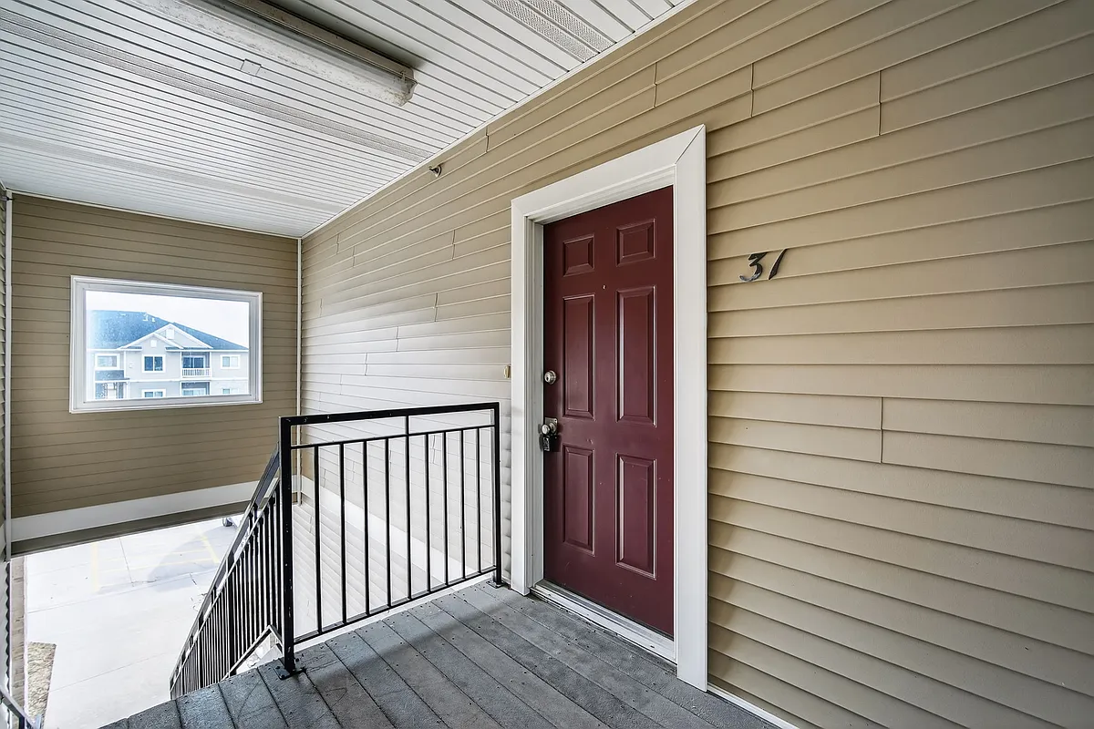 Building Photo - 1340 SE Florence Dr #31