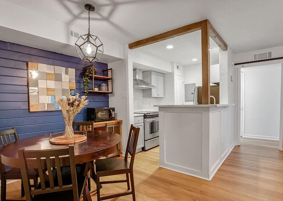 1st image of 3204 Menchaca Rd #103