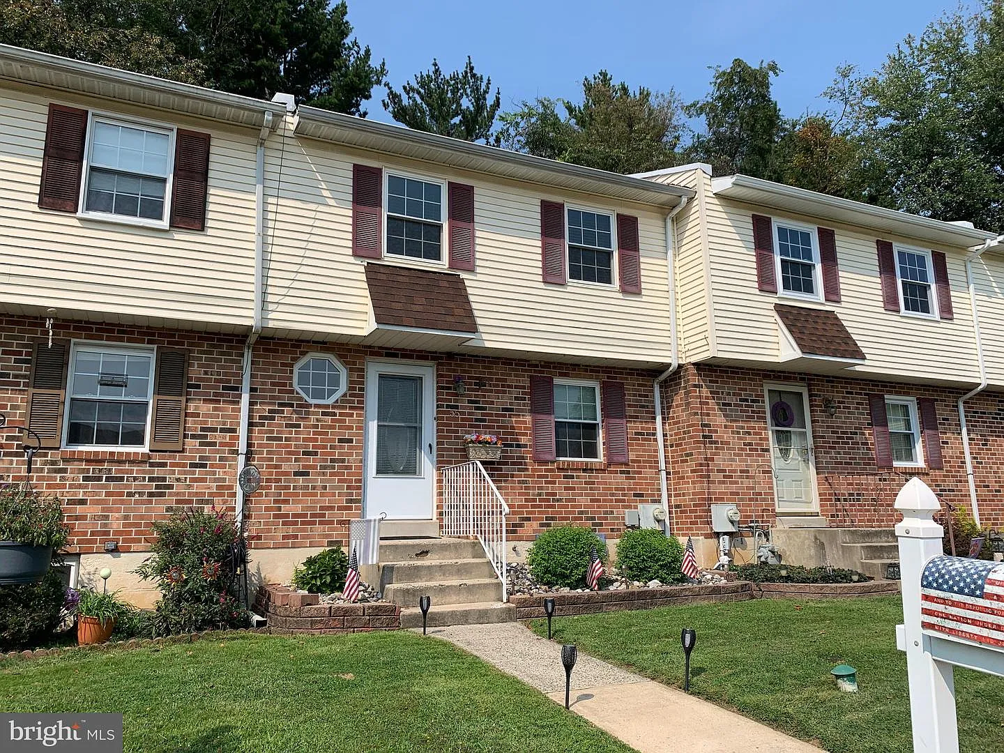 55 Colonial Cir photo 1