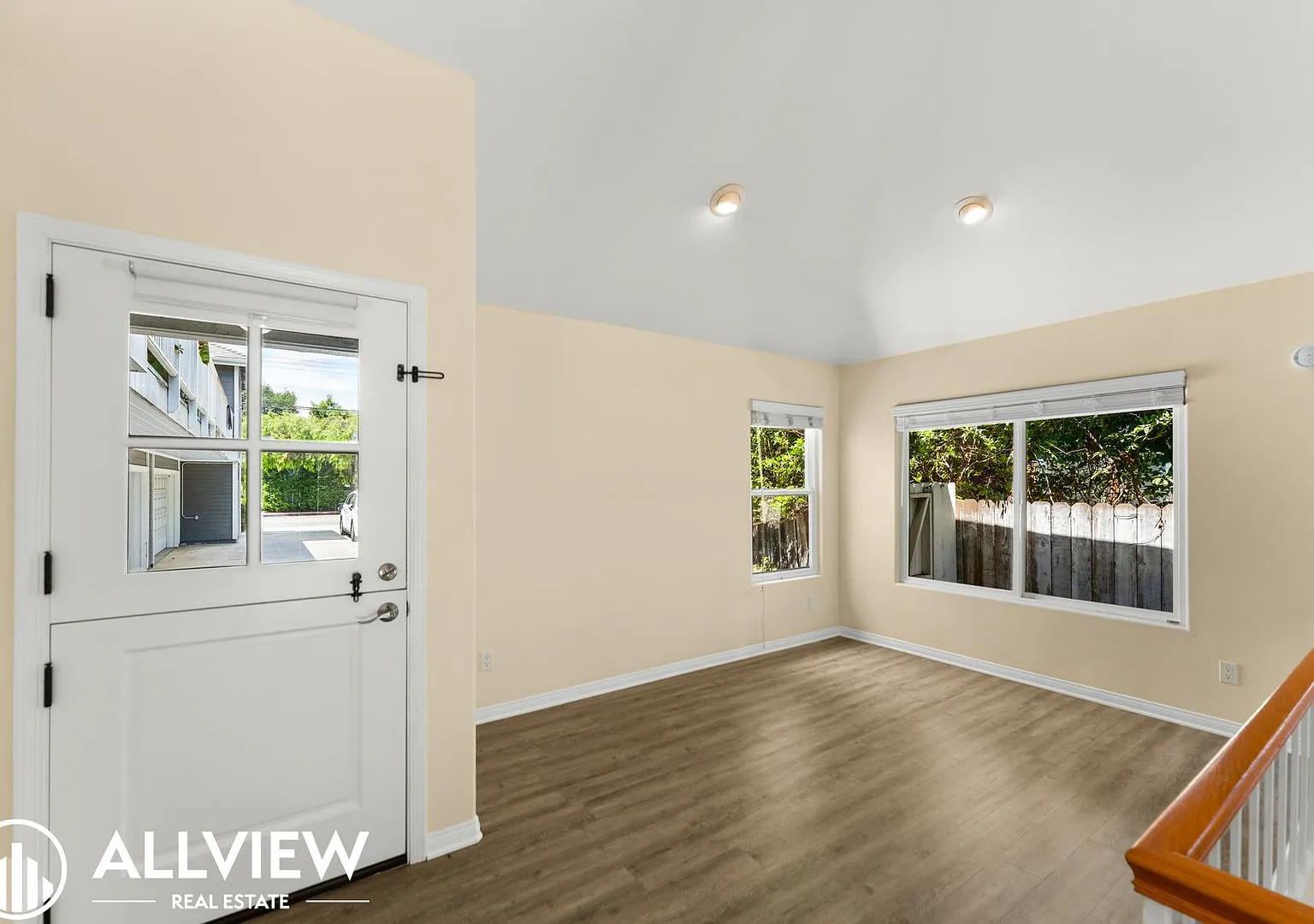 2696 Santa Ana Ave — Photo 2
