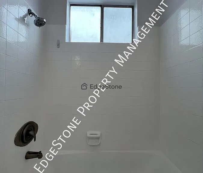 4021 W 137th St #C — Photo 8