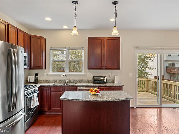 5th image of 2210 Mallard Landing Dr