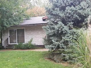 131 Roderick Dr, Saint Louis, MO 63137