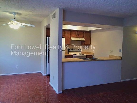 4th image of 2529 W Vista Ave APT 103