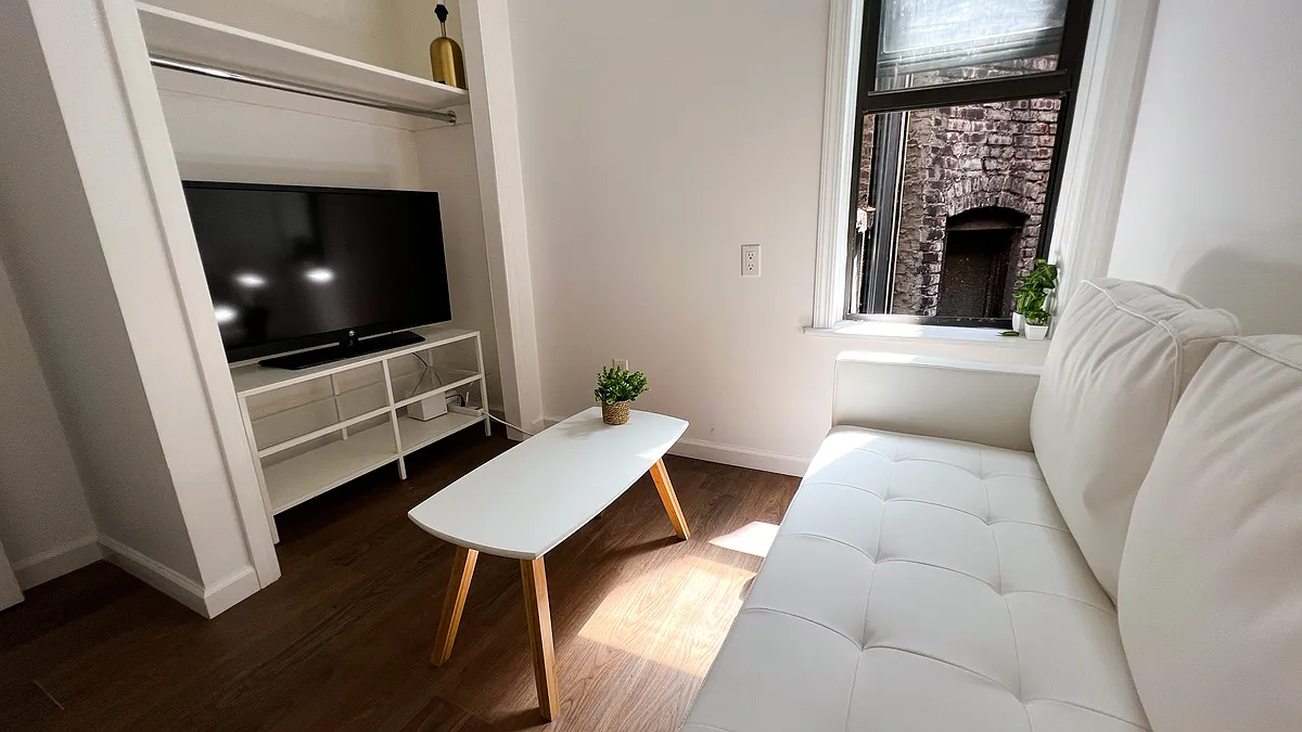 Building Photo - 81 Ludlow St #12