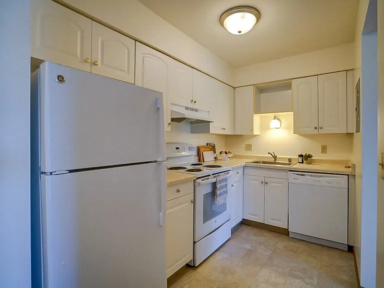 5568 Guilford Rd — Photo 3