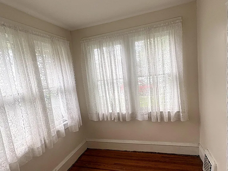 Sunroom / Bedroom