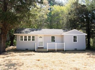 353 Greentown Rd, Weems, VA 22576